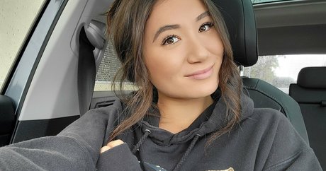 nikkidavisxo onlyfans model photo