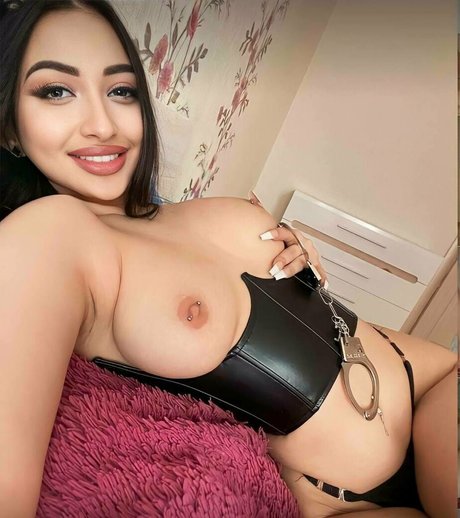 ninakhalifa onlyfans nude content