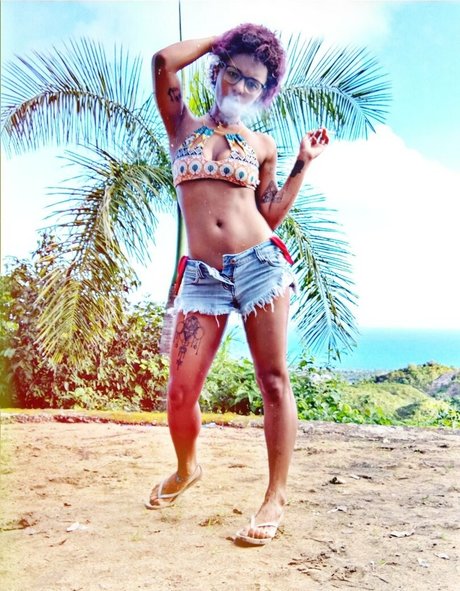 sourmoonstone onlyfans leaks xxx