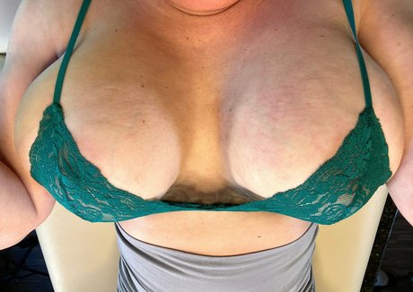 elaysmithfree onlyfans naked