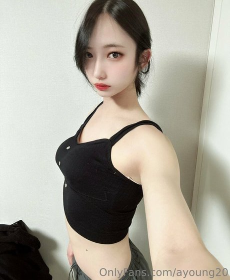 ayoung20 pics onlyfans
