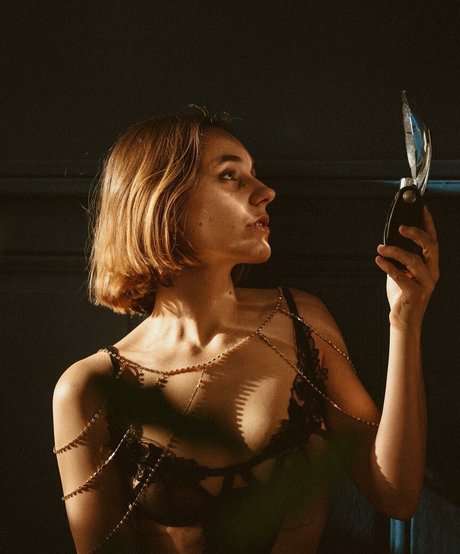 Julia Neyu sexy onlyfans