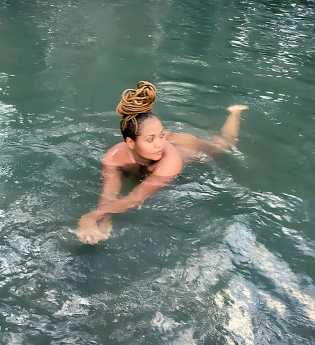 Gaby Amarantos onlyfans nsfw