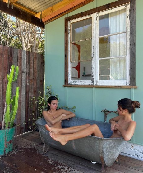 Elisa and Renne Herbert Twins Profile pic