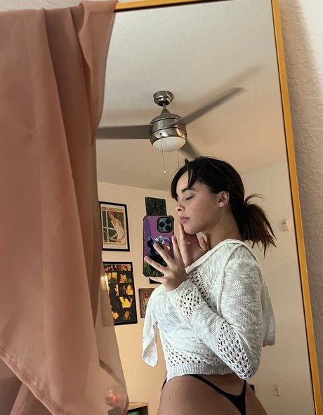 Grace Coffey feet onlyfans