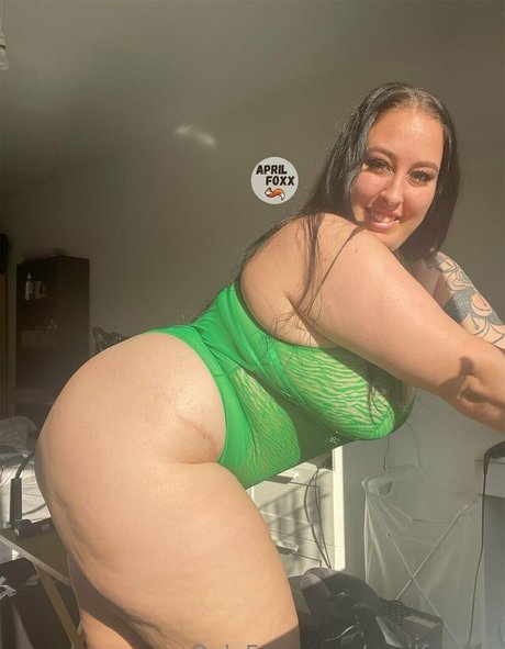 aprilfoxxxx naked onlyfans leaked