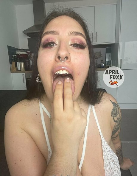 aprilfoxxxx leaked onlyfans sex tape