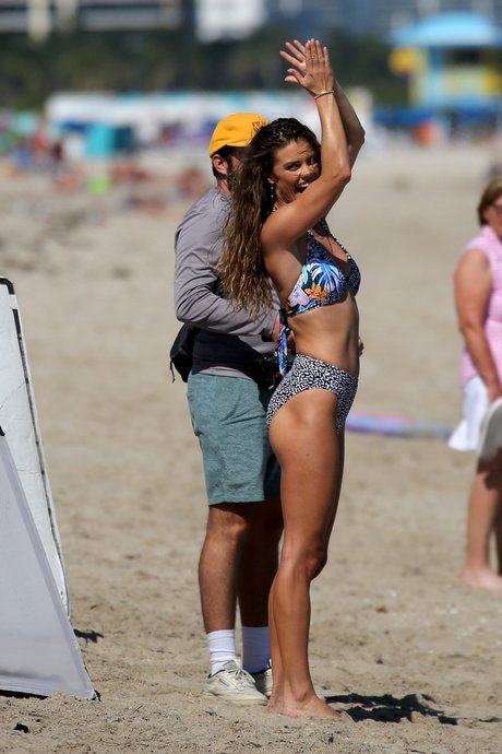 Nina Agdal onlyfans naked leaks