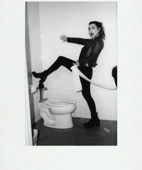 Taylor Tomlinson Profile pic