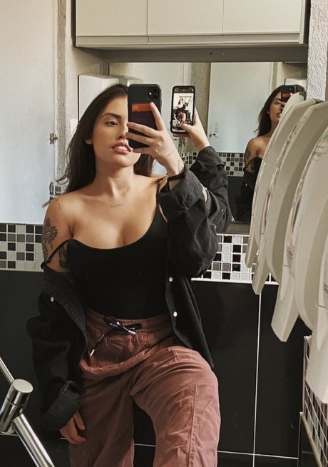 Vitoria Marcilio nude only fans