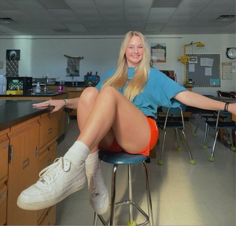 Anya Truax onlyfans leak nudes