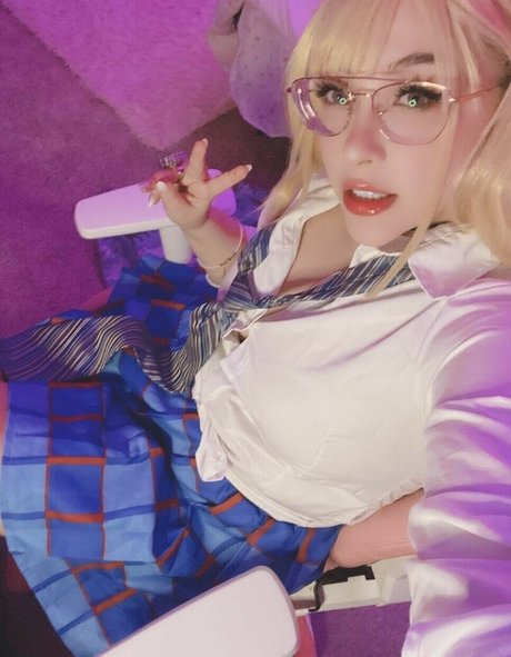 blonde curvy onlyfans free porn selfie