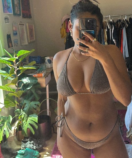 Yamini Nambimadom nude onlyfans