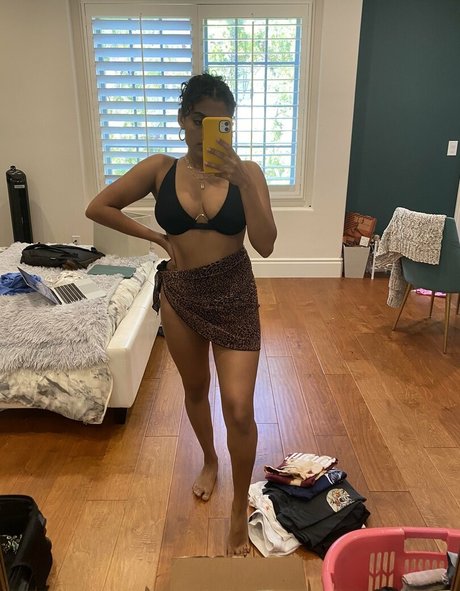 Yamini Nambimadom topless onlyfans