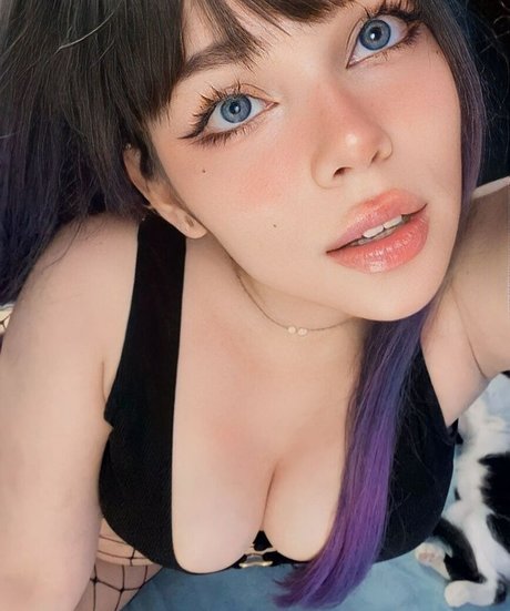 Melowo naked on onlyfans