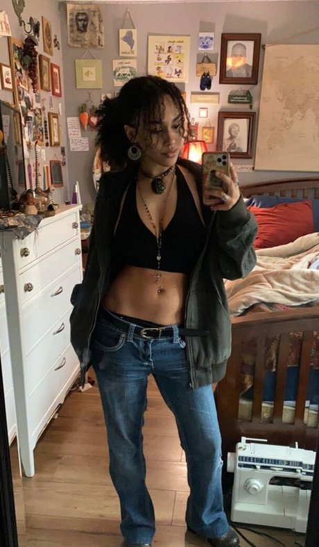 Aaliyeezy pics onlyfans