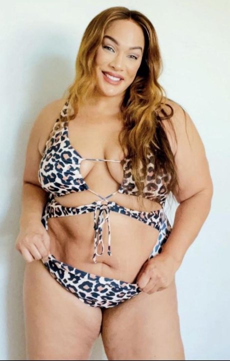 Nia Jax nude onlyfans