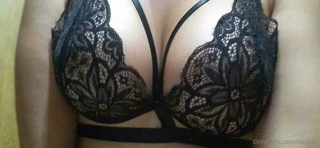 liladrez onlyfans topless