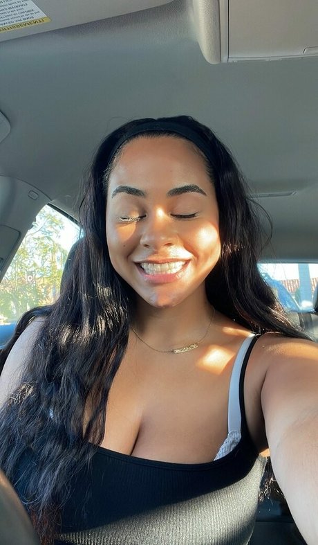 Raina Morris naked onlyfans leaks