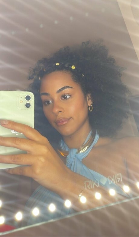 Raina Morris only fans naked