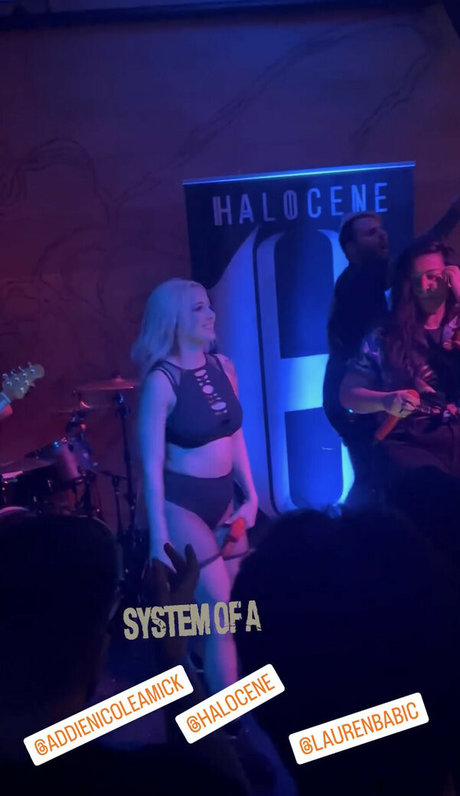 Addie Nicole Amick onlyfans model photos