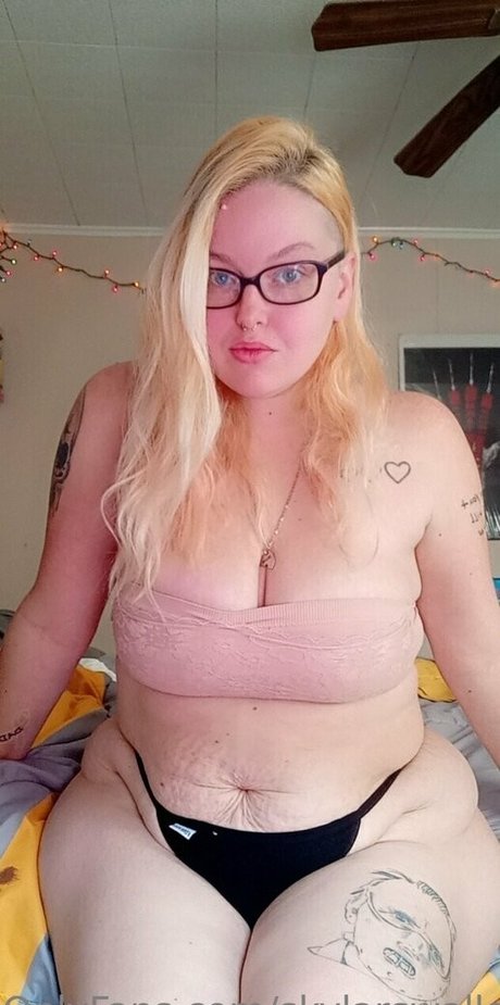 skylarswallows nudes onlyfans leak