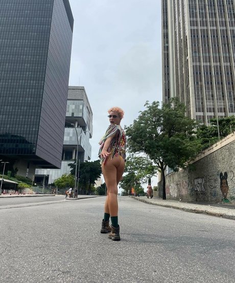 Bruna Linzmeyer onlyfans leaked tits