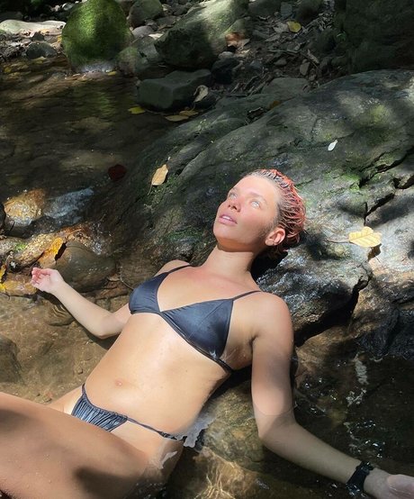 Bruna Linzmeyer Profile pic