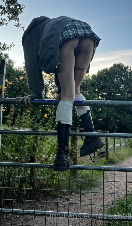 Zee Hell onlyfans lean