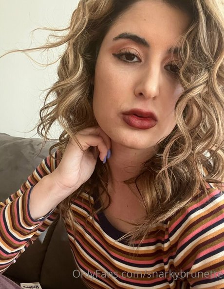 snarkybrunette onlyfans posts
