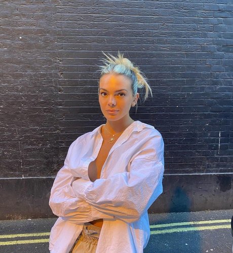 Louisa Johnson only fans leaked