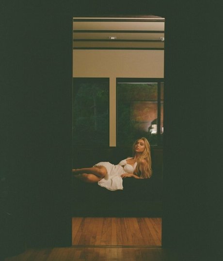 Alexis Ren free onlyfans