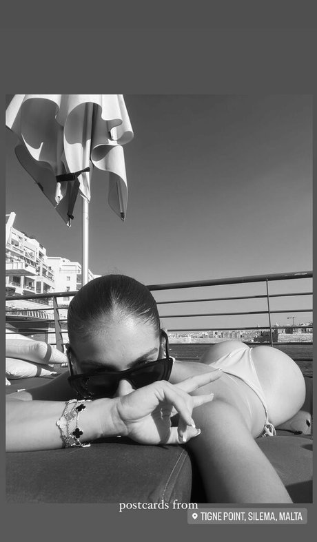 Angelica Decoene onlyfans photos