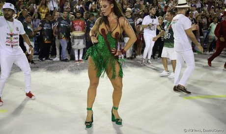 Paolla Oliveira Profile pic