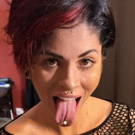 Lena Lawless onlyfans nude leaks