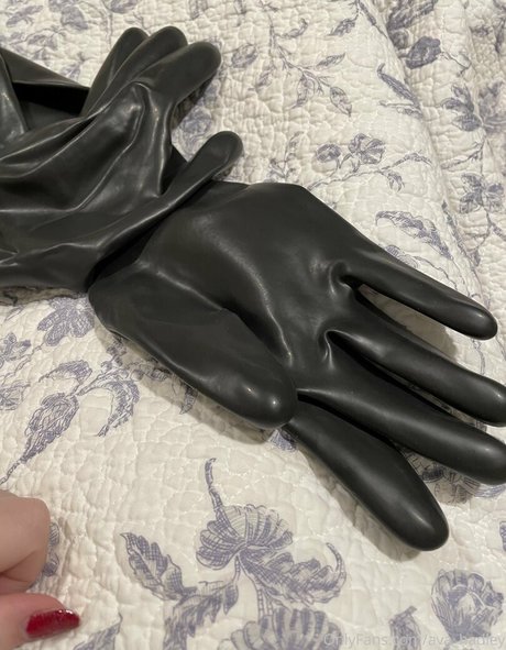 ava hadley onlyfans creator