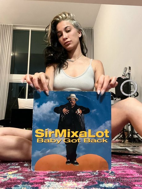 Alexis Afshar leaked onlyfans pictures