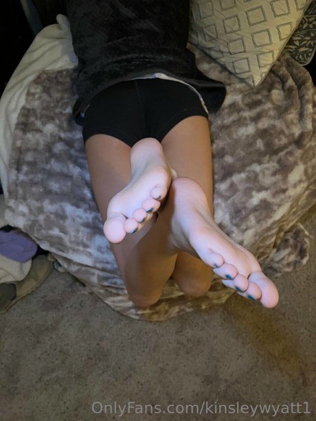 Kinsley Wyatt onlyfans mega