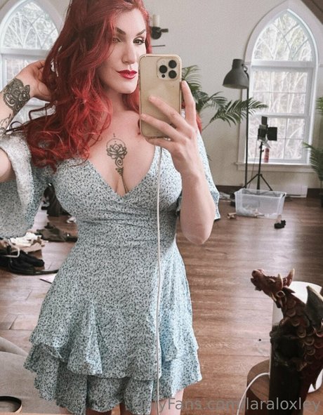 laraloxley Profile pic