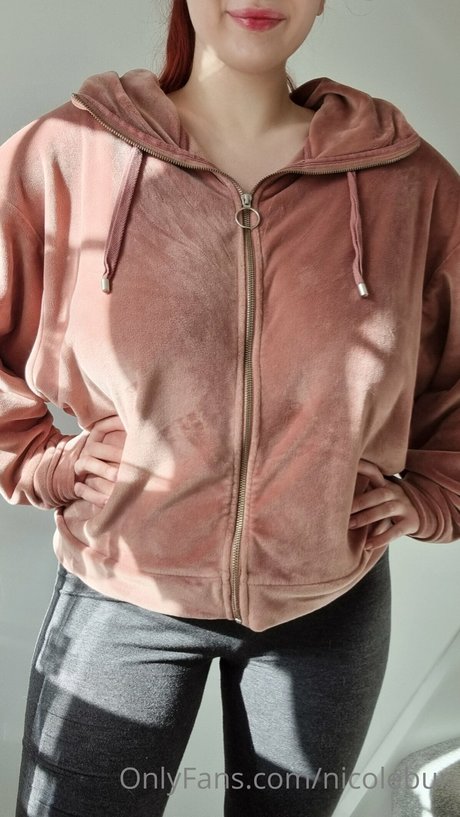 nicolebun onlyfans striptease