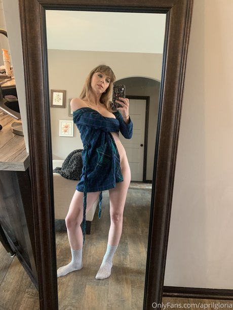 April Gloria onlyfans leaked photos