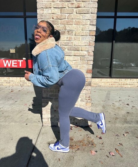 KKVSH onlyfans pictures