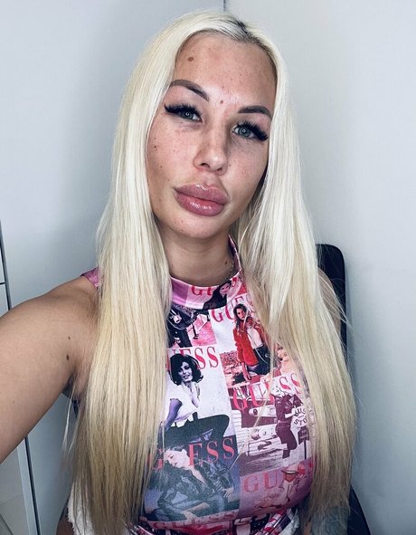 kyrahotxxx onlyfans leak