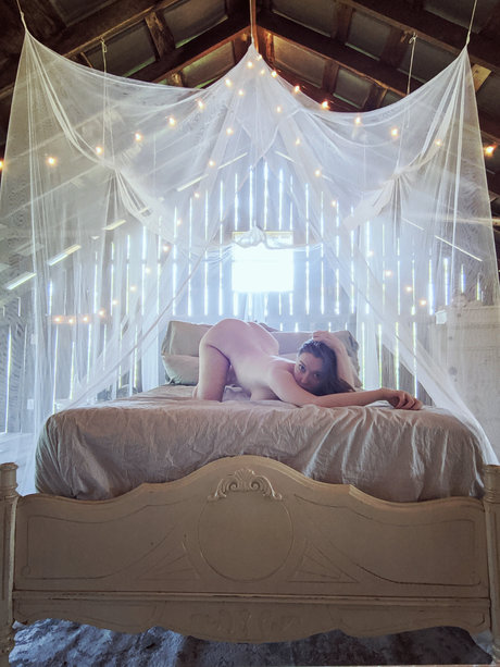 old lady onlyfans beautiful naked picture