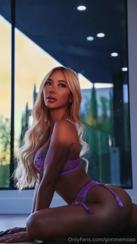 Anthia Mo onlyfans nude tits