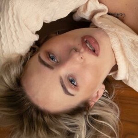 Bella Mur onlyfans photo