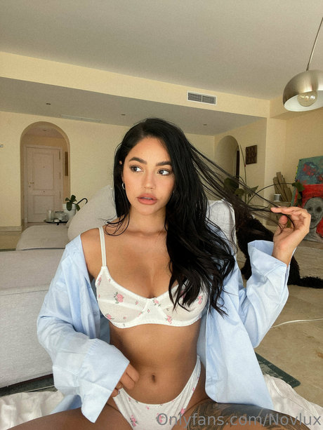 N O V A onlyfans nide