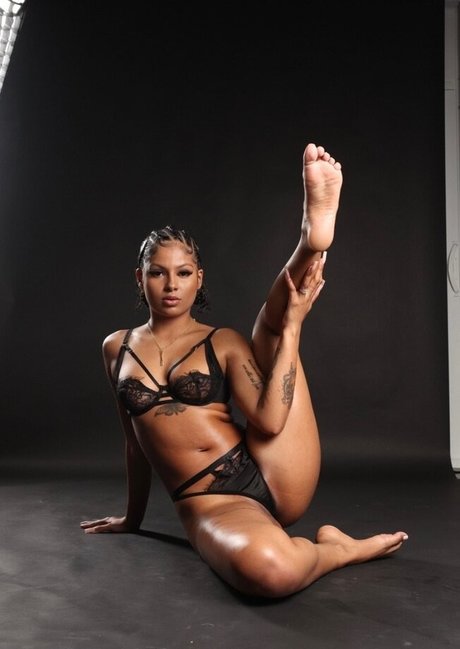 Anikastarrr is on onlyfans