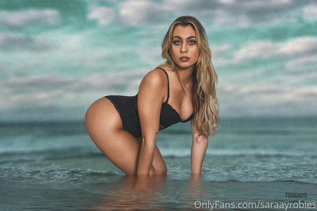 Saray Robles onlyfans boobs