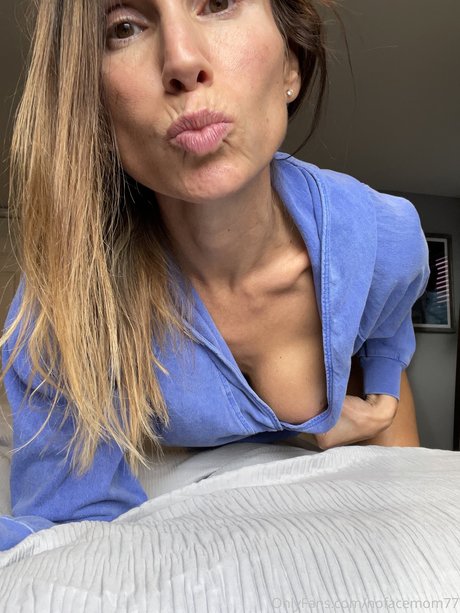 No Face Mom only fans content